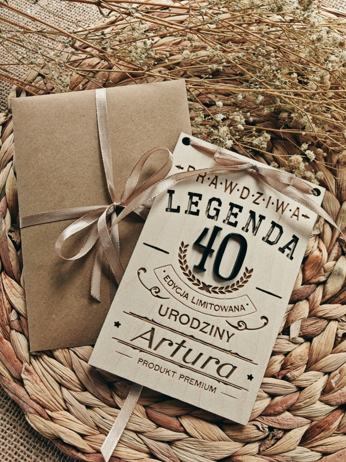 EDYCJA LIMITOWANA – PRAWDZIWA LEGENDA, Życzenia na urodziny, drewniana kartka, z życzeniami urodzinowymi na 18, 30, 40, 50, 60, 70 (5)