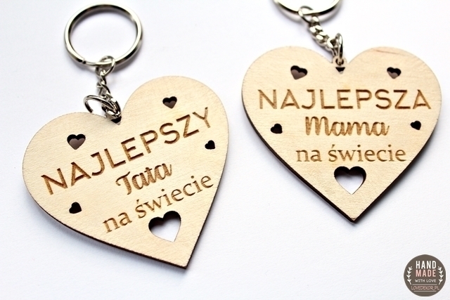 BRELOK do kluczy dla MAMY rodzice prezent breloki drewniane serce grawer upominek love (4)