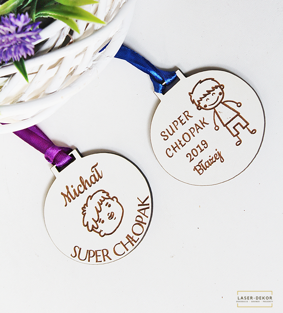 Medal DZIEŃ CHŁOPAKA prezent klasowy dla chłopców ŚWIĘTO drewniany imię grawer laser (4)