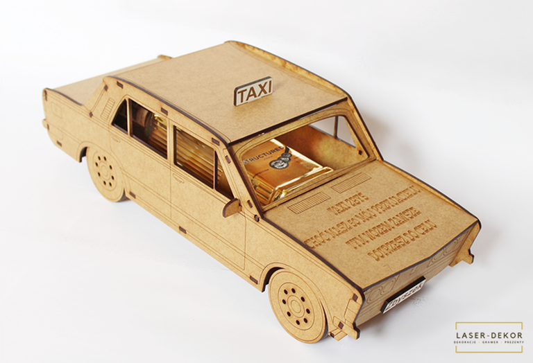 TAXI DUŻY FIAT 125 wódowóz BAREK alkohol KARAFKA PRL pudełko (2)