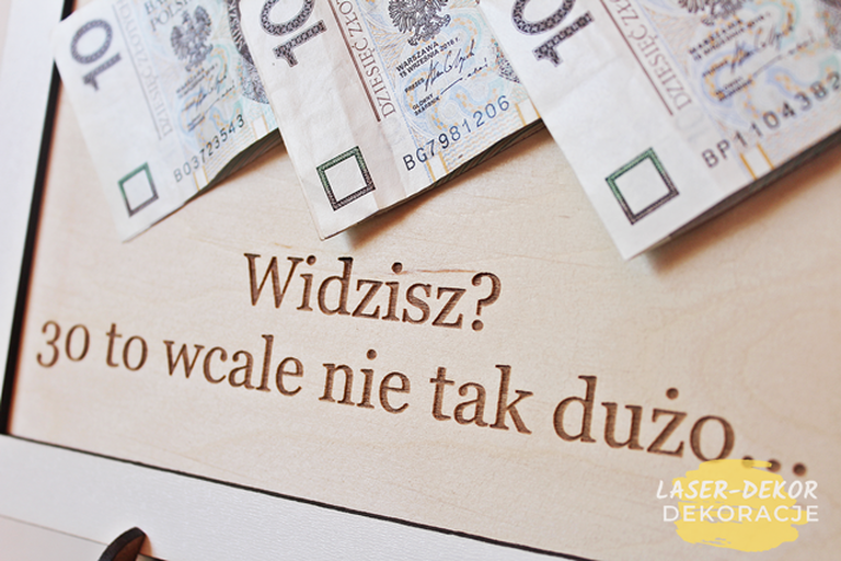 RAMKA na okrągłe urodziny 30 40 50 60 70 PREZENT banknoty wiszące życzenia (3)