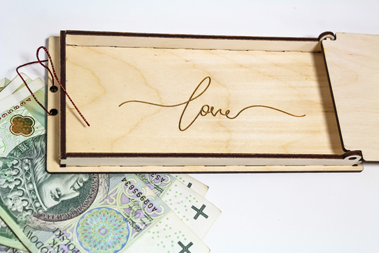  ETUI na PIENIĄDZE w dniu ślubu GRAWER pudełko na ślub prezent z życzeniami MŁODA PARA para na rowerze SERIA LOVE (4)