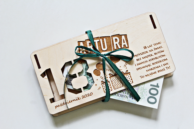  PUDEŁKO na PIENIĄDZE urodzinowe życzenia na 18 30 40 50 60 prezent na urodziny etui opakowanie drewniane dekoracje (6)